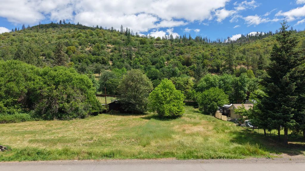 20140 Highway 62, Shady Cove