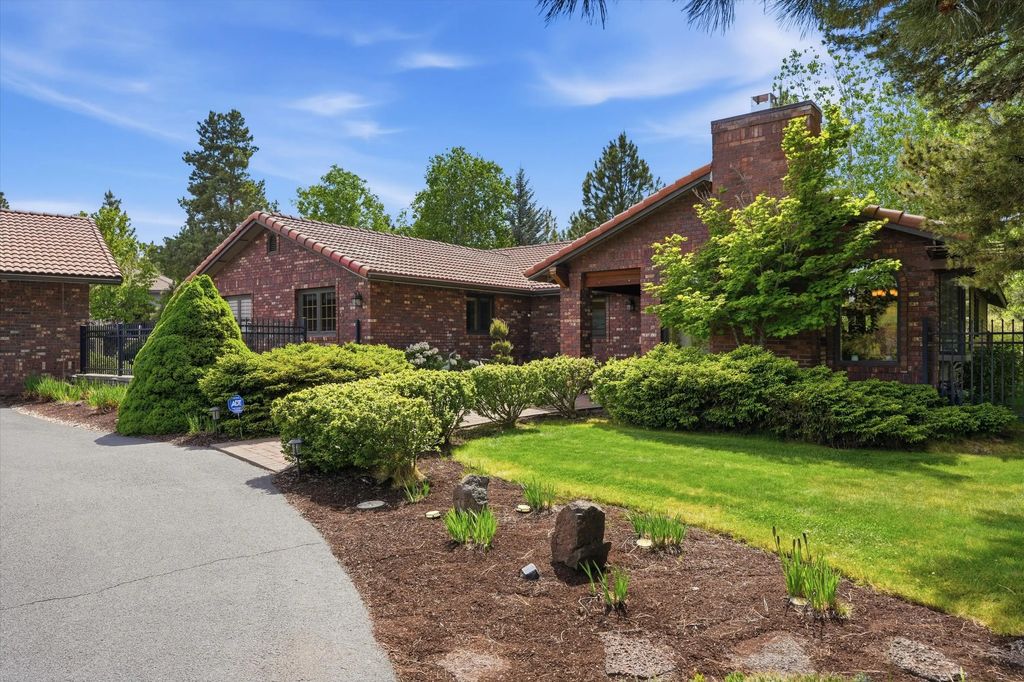 20407 Pine Vista Drive, Bend