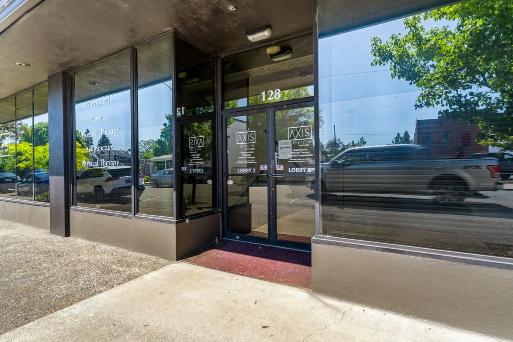 128 Sw I Street, Grants Pass