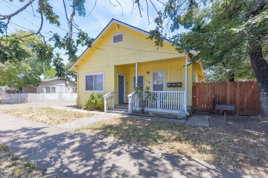 108 N Columbus Avenue, Medford