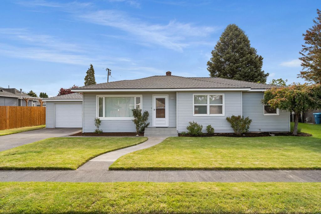 946 Sw 13th Street, Redmond