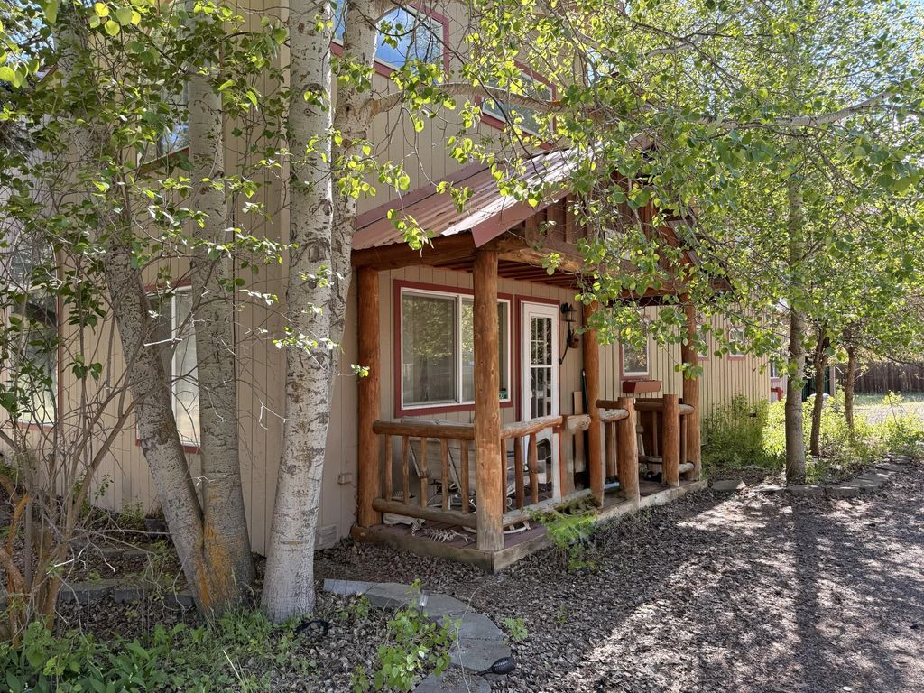 16025 Strawn Road, La Pine