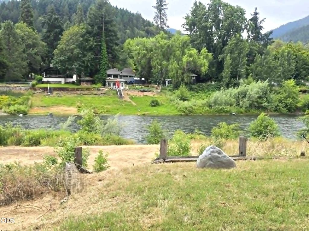 4627 Foothill Boulevard, Rogue River