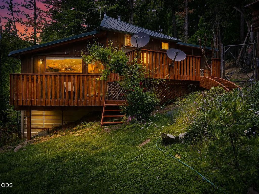 4280 Lower Wolf Creek Road, Wolf Creek