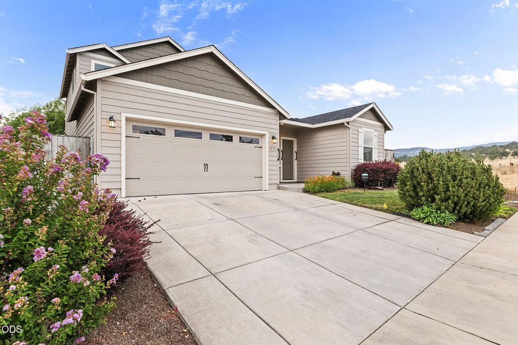 3775 Sidney Way, Medford