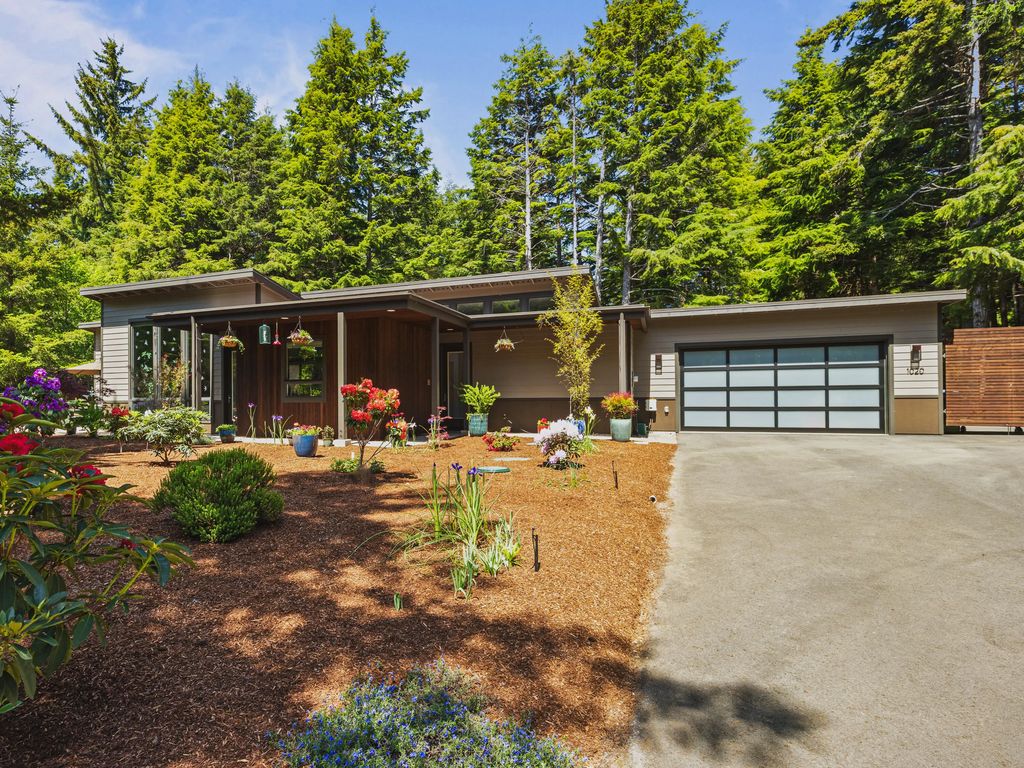 1020 Nw Terrace Street, Waldport