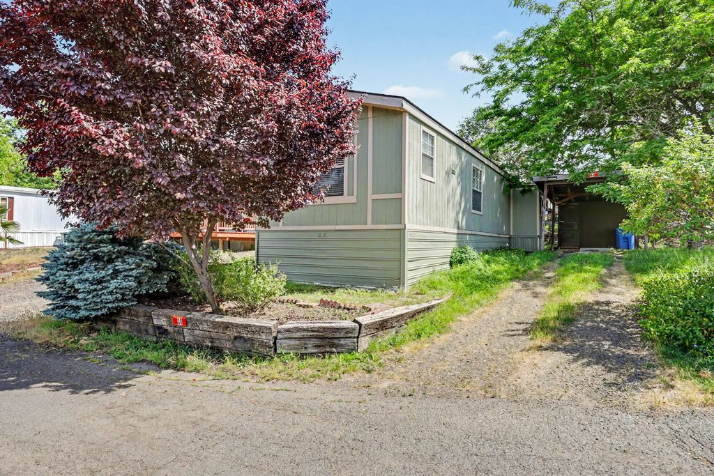 421 Stevens Road Unit 34, Eagle Point