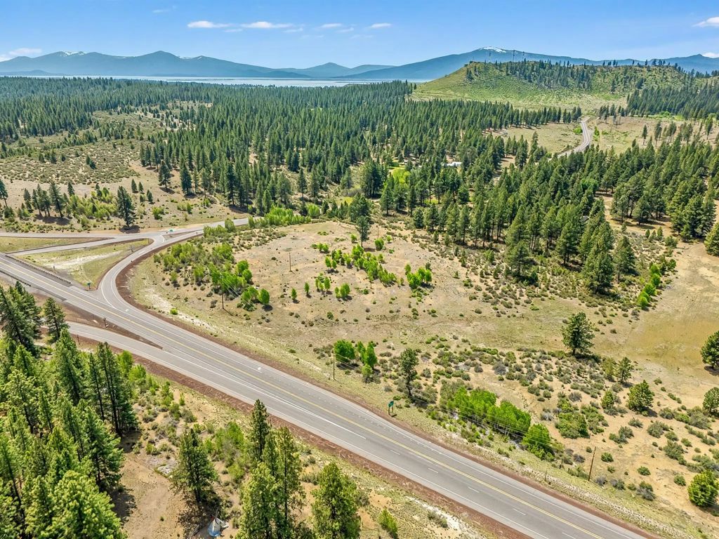 1700 Hwy 97 N 1700, Chiloquin