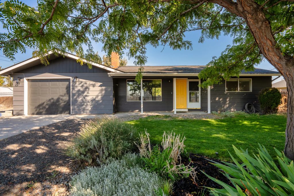 664 Sw 35th Street, Redmond