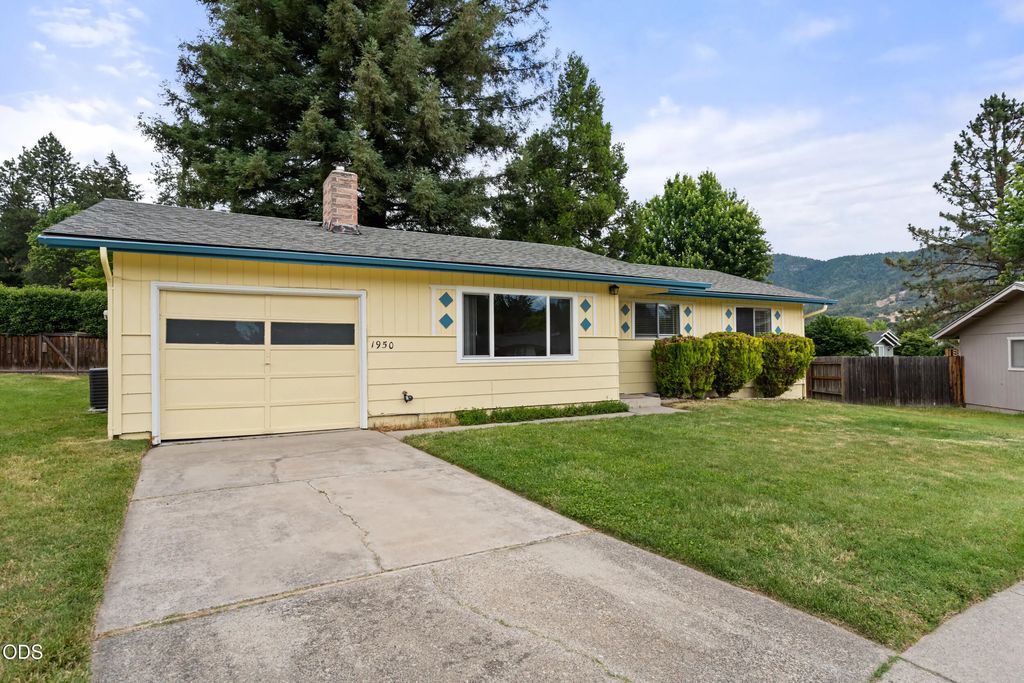 1950 Nw Michelle Way, Grants Pass