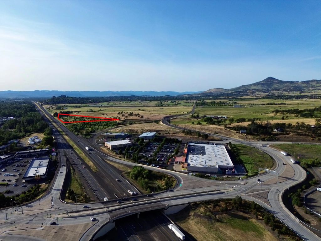 N Phoenix Road 502, Medford