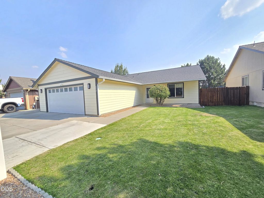 577 Se Sugar Pine Way, Madras
