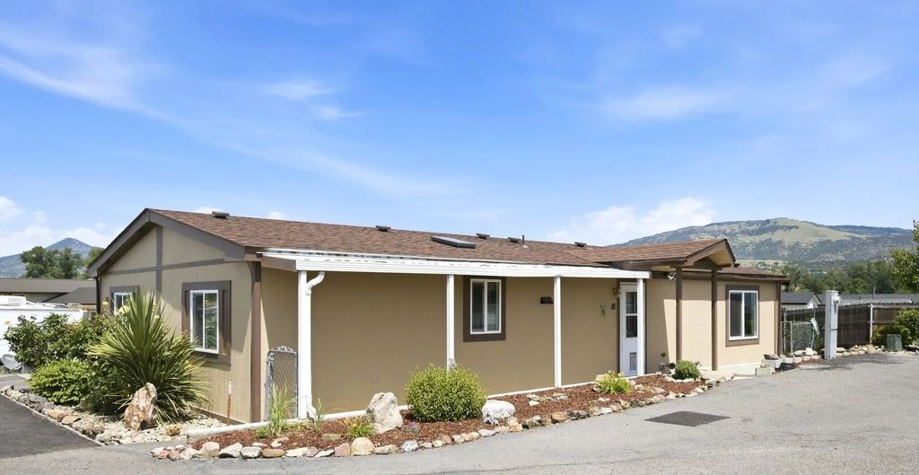 3653 S Pacific Highway 18, Medford