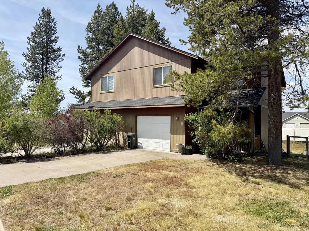 16406 Heath Drive A & B, La Pine