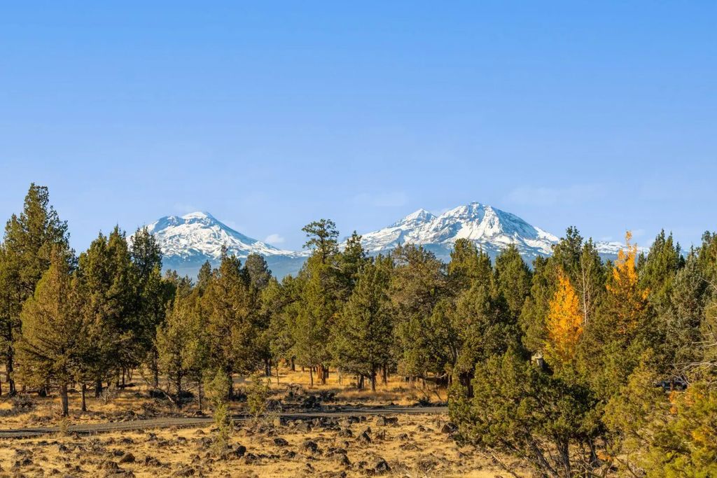 17720 Mountain View Road, Sisters