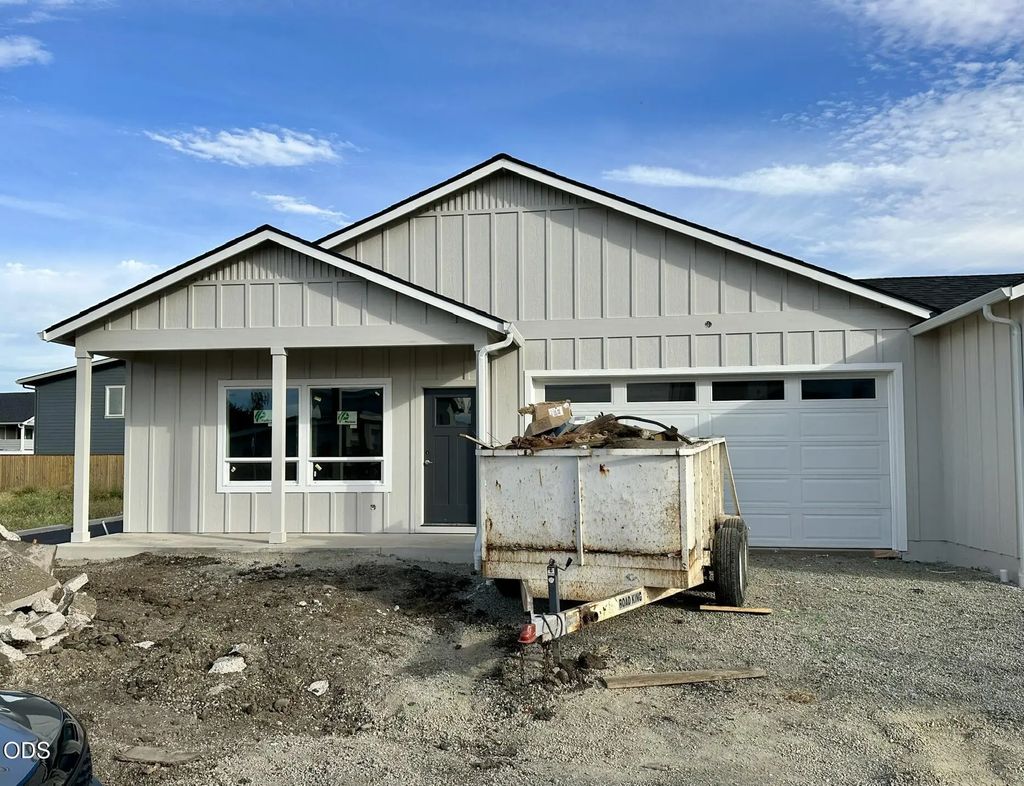 315 E Rapp Road, Talent