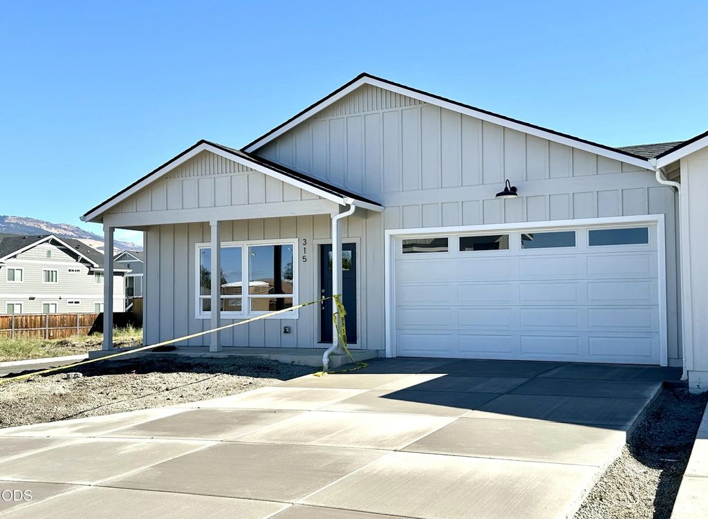 315 E Rapp Road, Talent