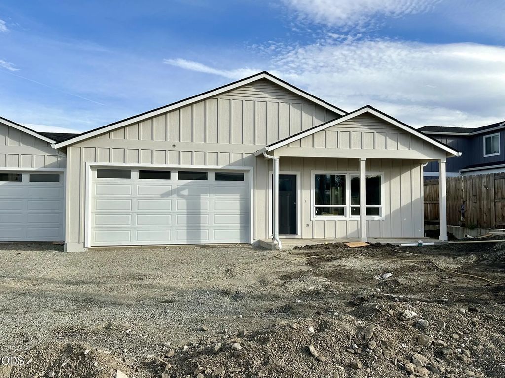 313 E Rapp Road, Talent