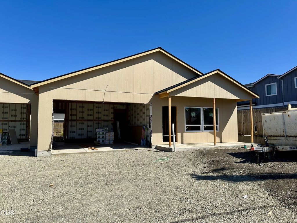 313 E Rapp Road, Talent