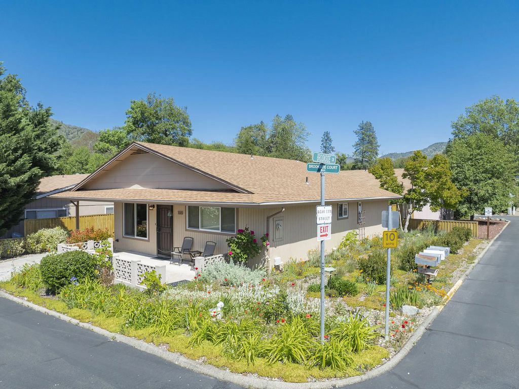 100 Brookside Court, Rogue River