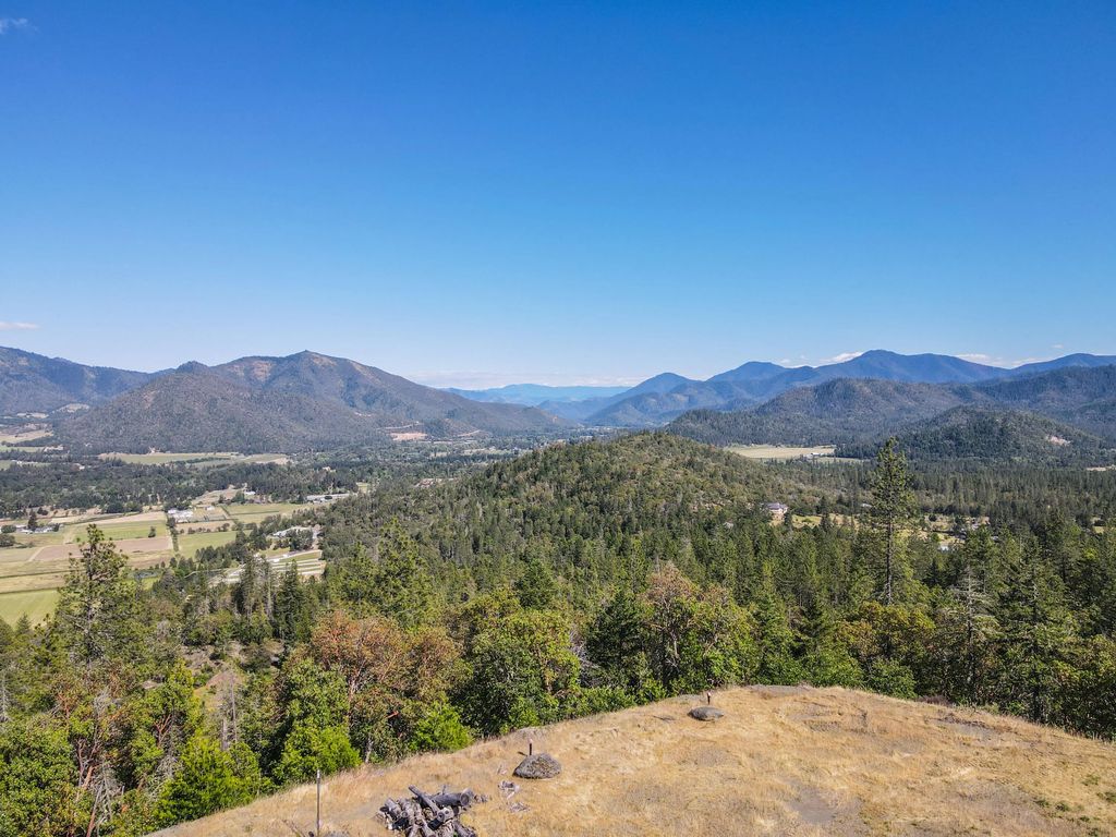 567 Woody Acres Drive, Williams