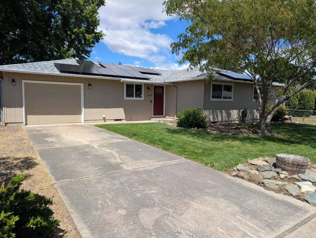 2299 Delta Waters Road, Medford