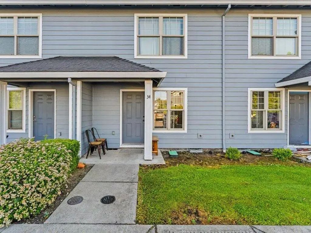 450 Midway Road #34, Medford
