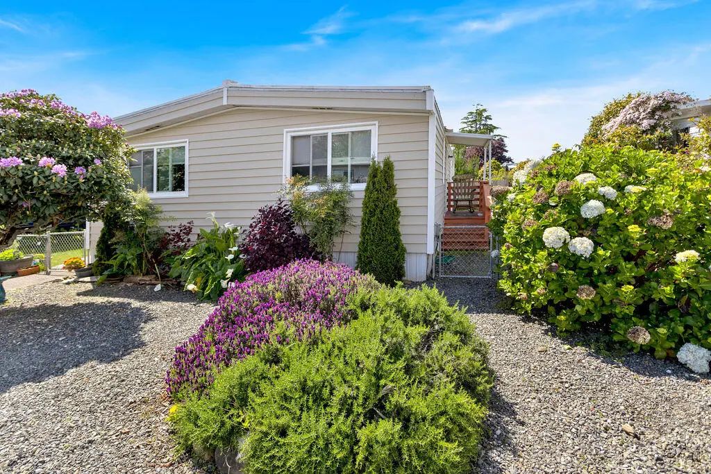 15889 Sunset Strip 62, Brookings