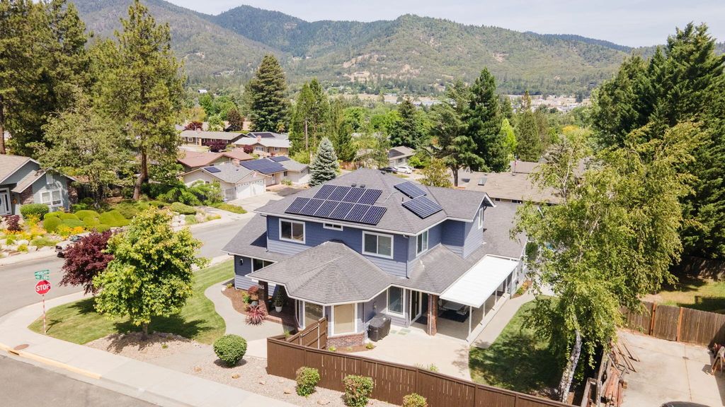 965 Nw Valley View Drive, Grants Pass