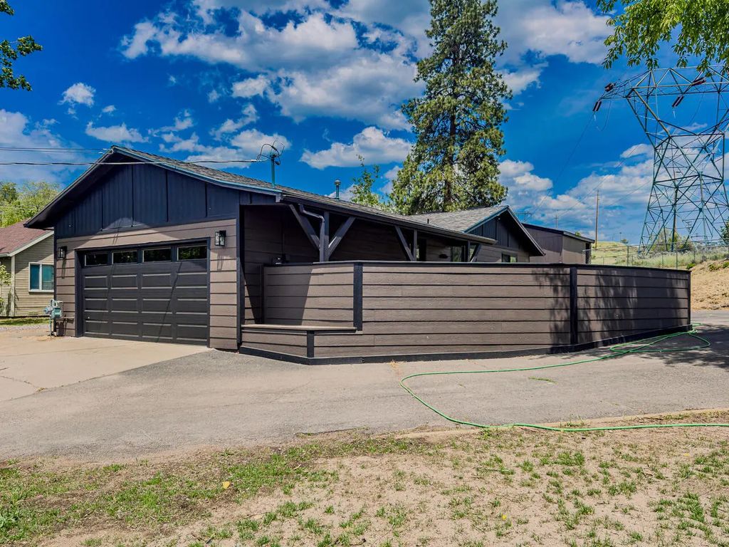 2211 California Avenue, Klamath Falls