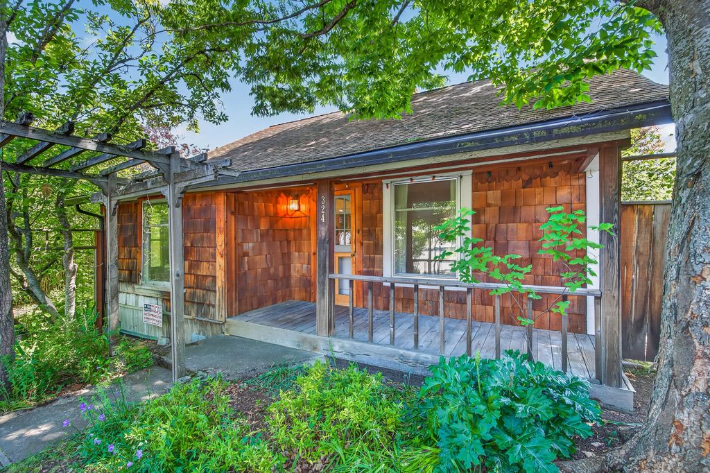 324 Liberty Street, Ashland