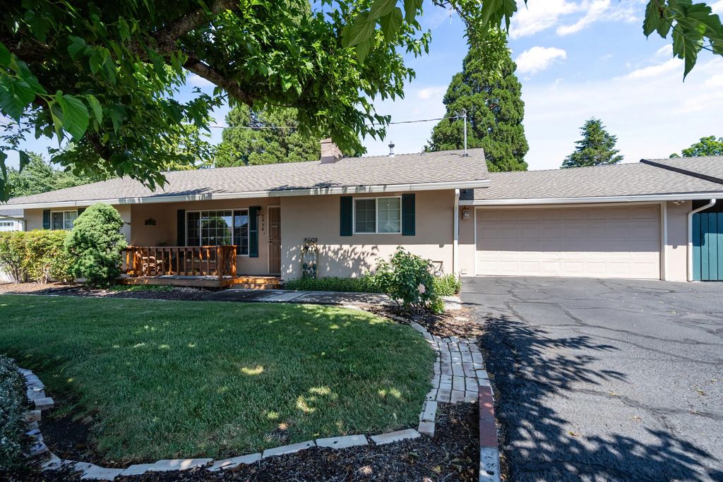 2930 Bailey Avenue, Medford