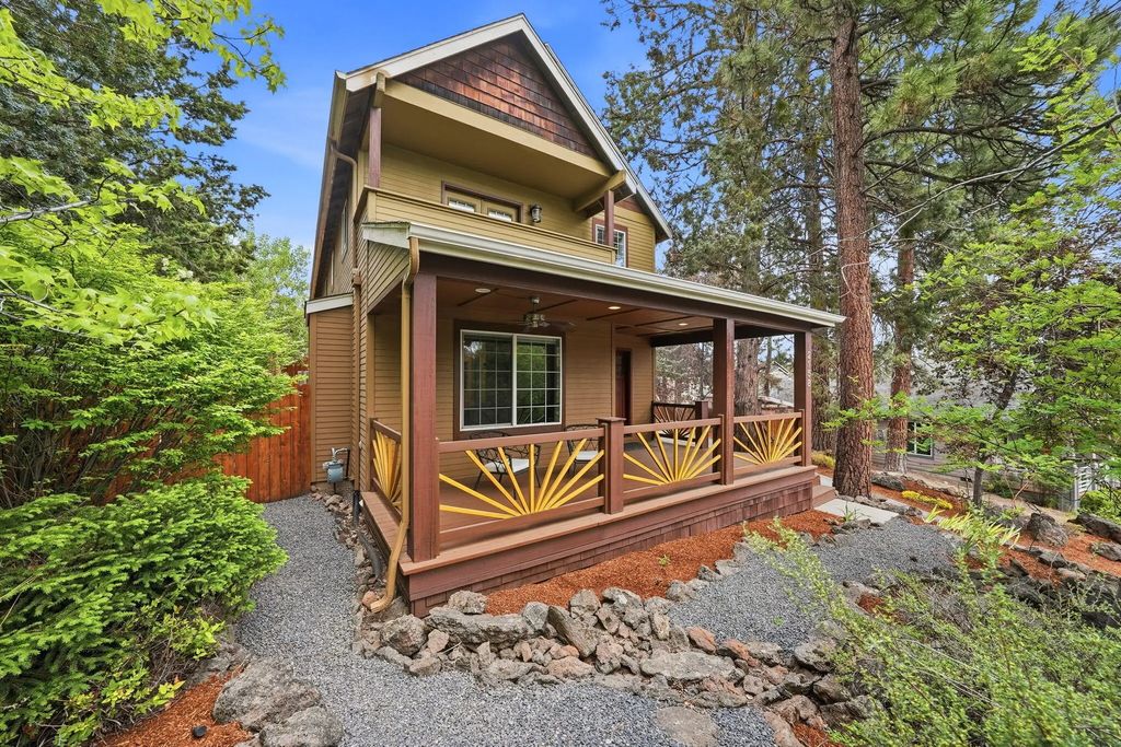2158 Nw Torrey Pines, Bend