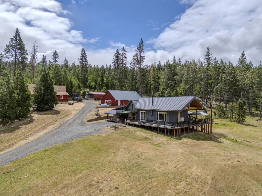 1969 Colestin Road, Ashland