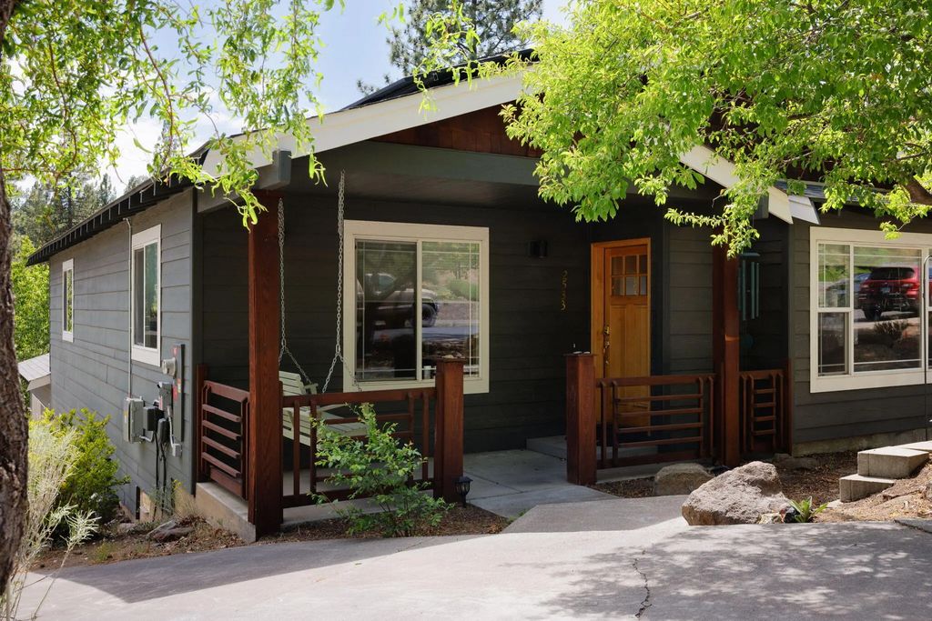 2533 Nw Monterey Pines Drive, Bend