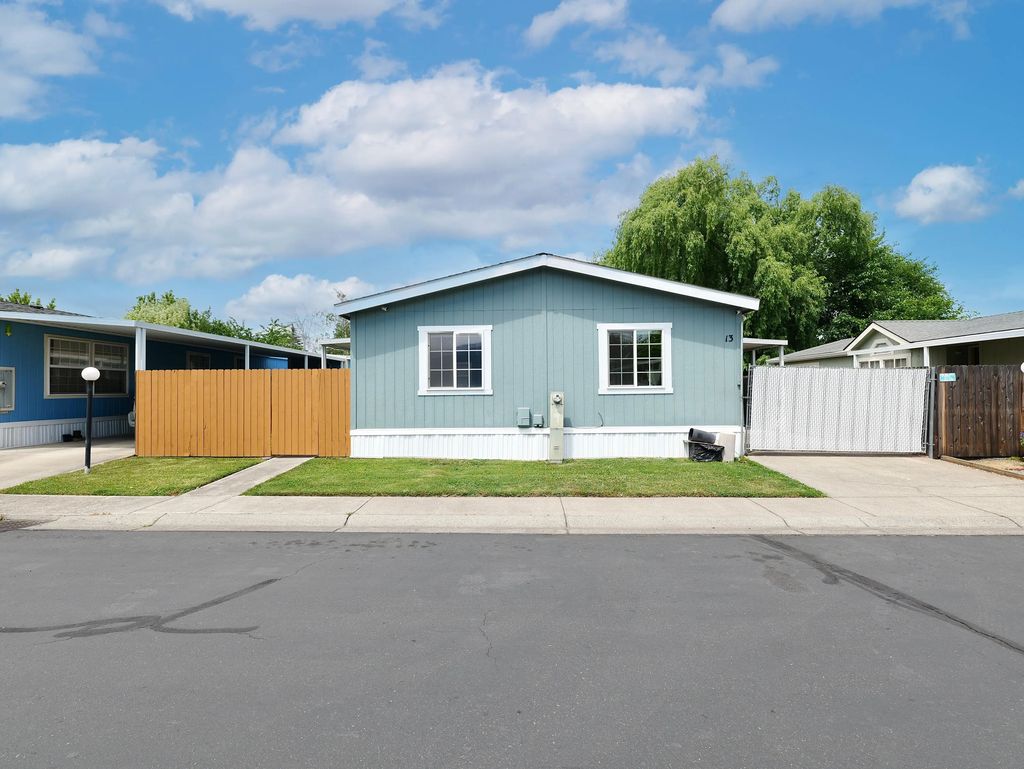 1570 S Peach Street # 13, Medford