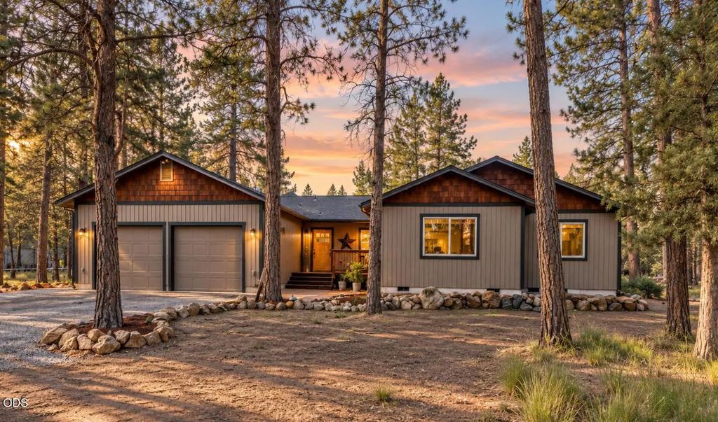 15917 Pinion Jay Lane, Sisters