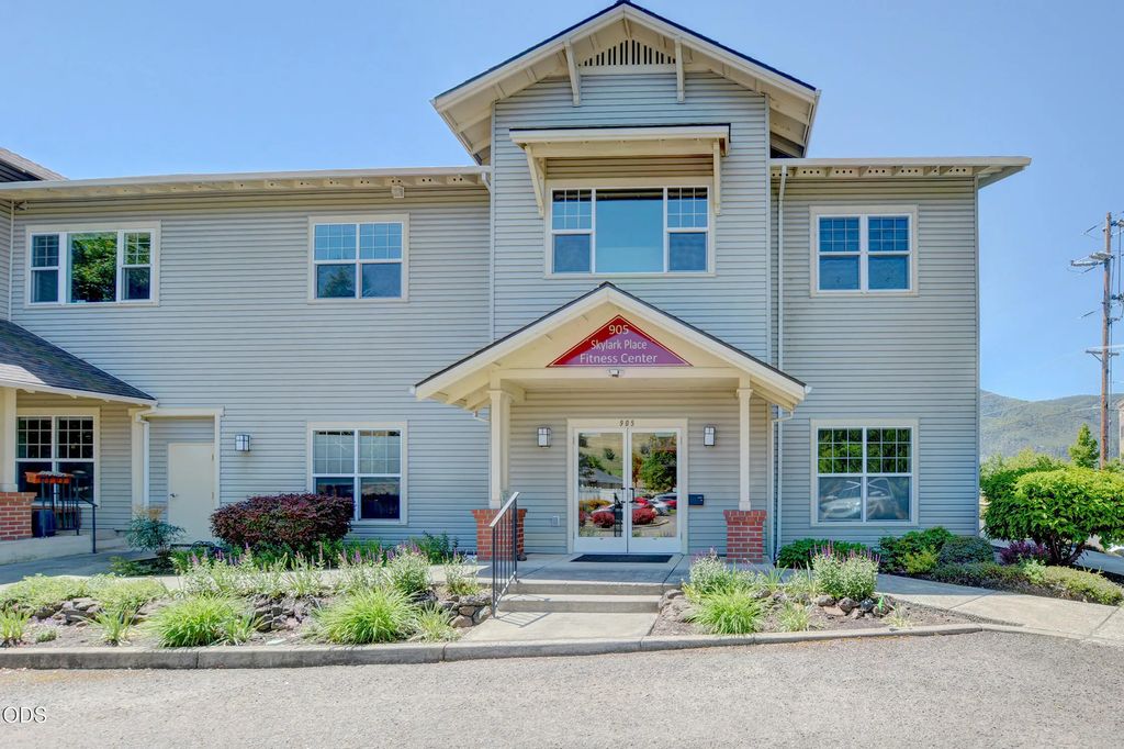 905 Skylark Place, Ashland