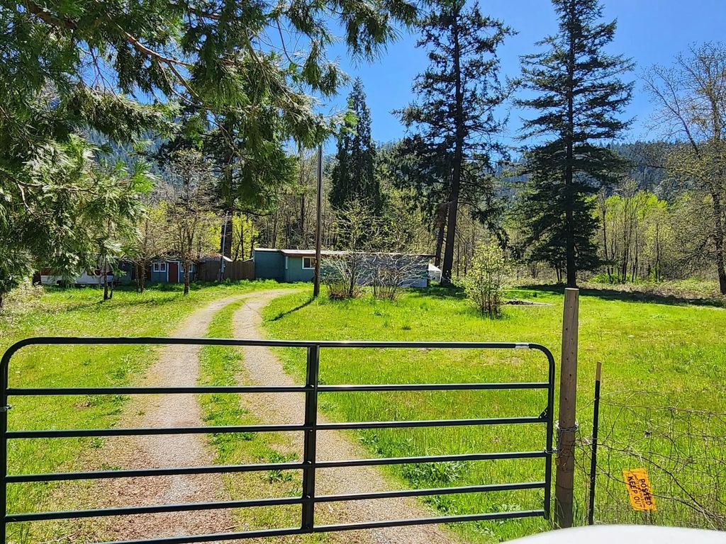 967 Placer Road, Wolf Creek