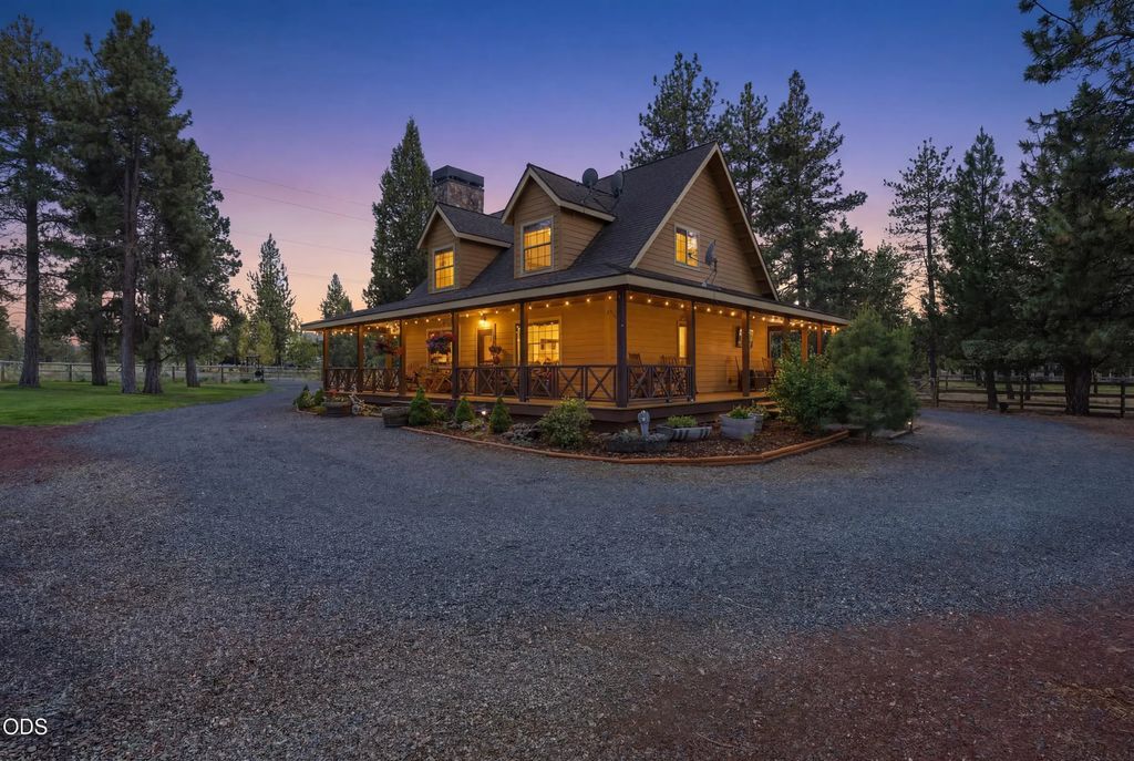16738 Pine Tree Lane, Sisters