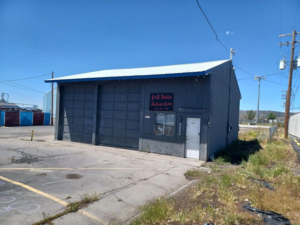 2050 Washburn Way, Klamath Falls