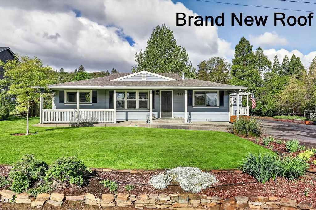 2076 Magnolia Avenue, Medford