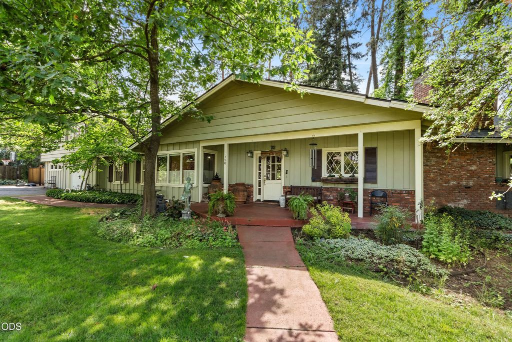 158 Renault Avenue, Medford