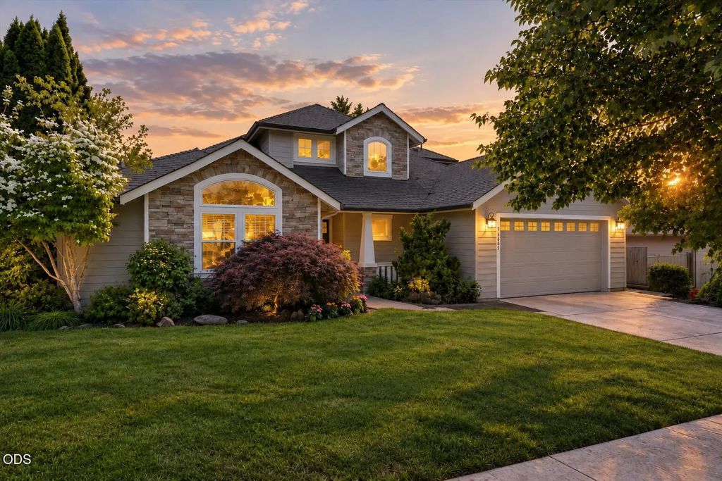 3880 Crystal Springs Drive, Medford