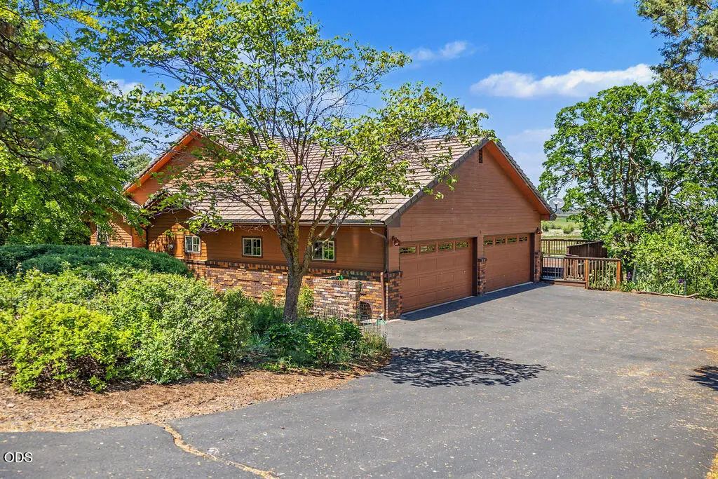 12065 Kestrel Road, Klamath Falls