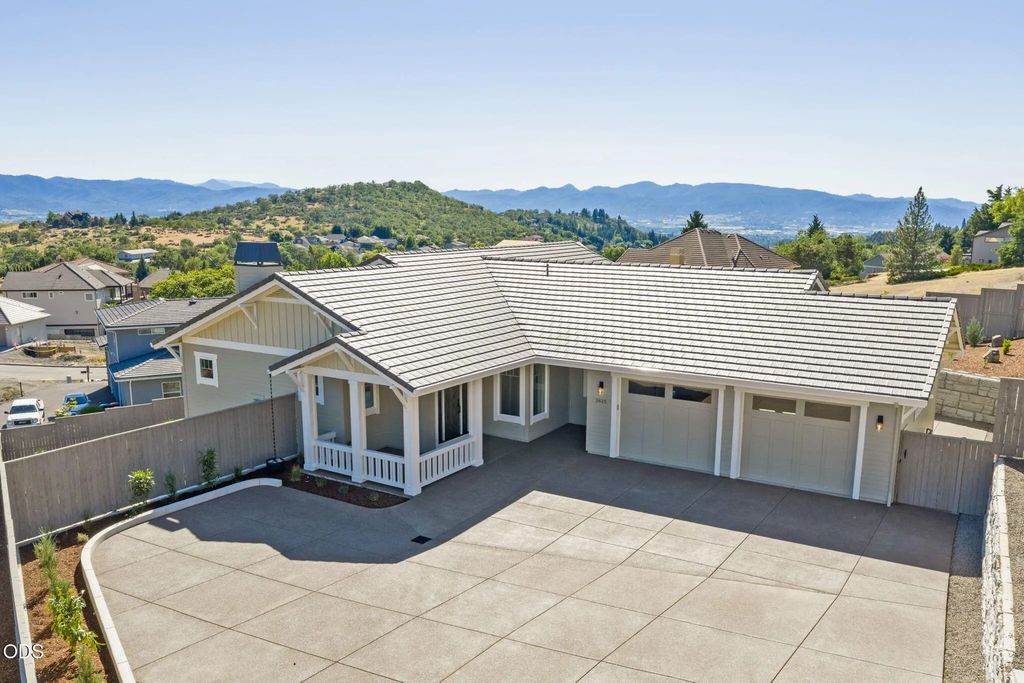 5615 Autumn Park Drive, Medford