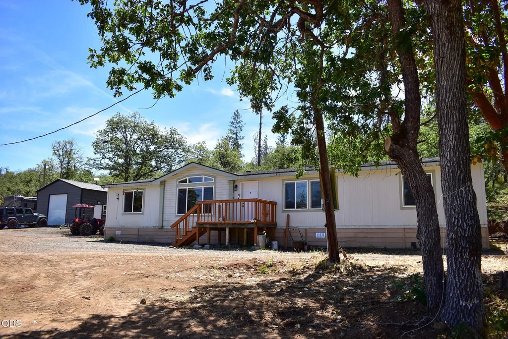 1956 Worthington Road, Eagle Point