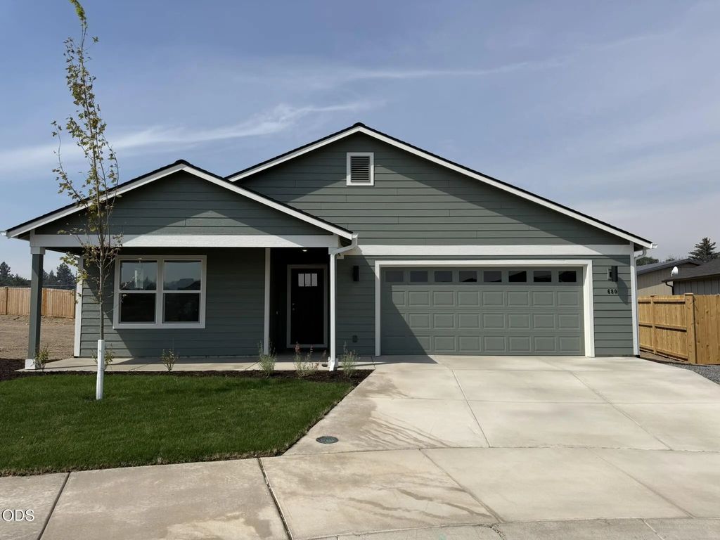 680 Ne Rickenbacker Road 141, Madras