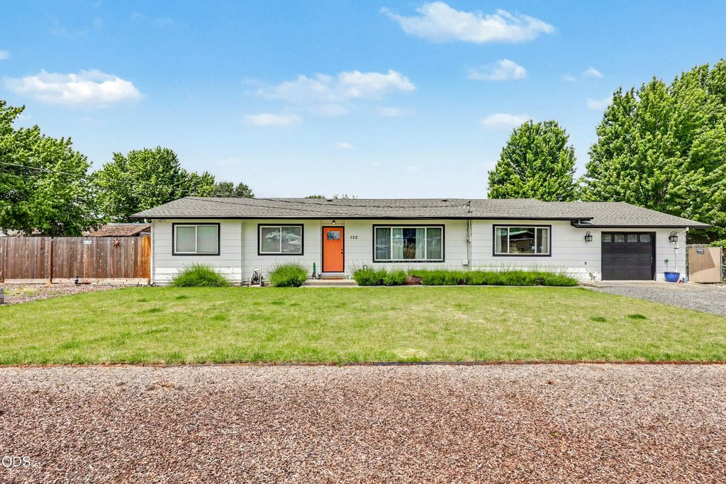 120 Neila Lane, Grants Pass