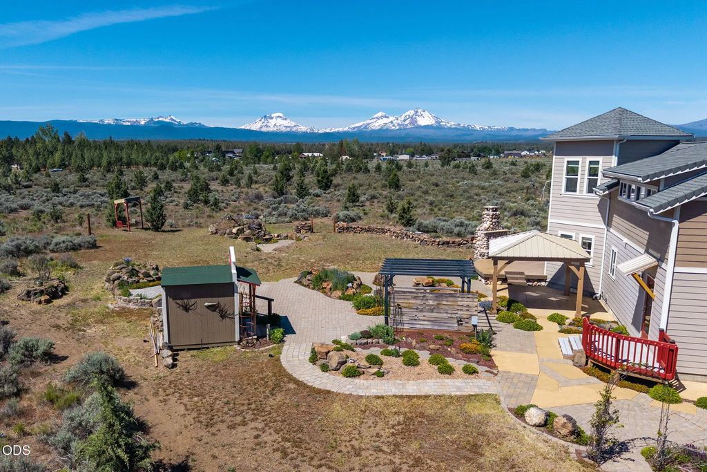 66967 Lance Road, Bend